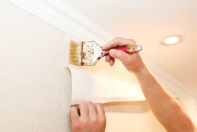 Pose de papier peint à Dornes — revêtements muraux et toiles de verre